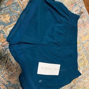 Athleta Mesh Racer Run Short 4” NWT